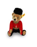Steiff Great Escapes London Teddybär in Geschenkbox – 16 cm